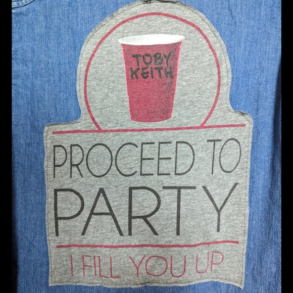 Toby Keith on Denim Shirt 🤠 - Picture 9 of 9